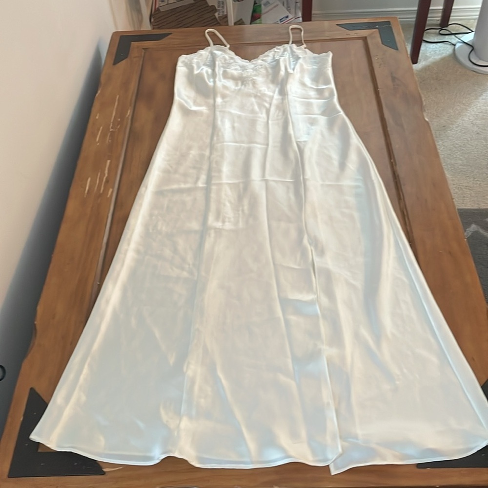 NEGLIGEE
